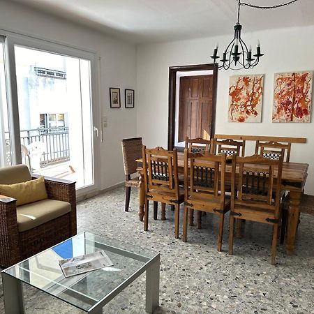 Agi Joan Badosa Apartment โรเซส ภายนอก รูปภาพ
