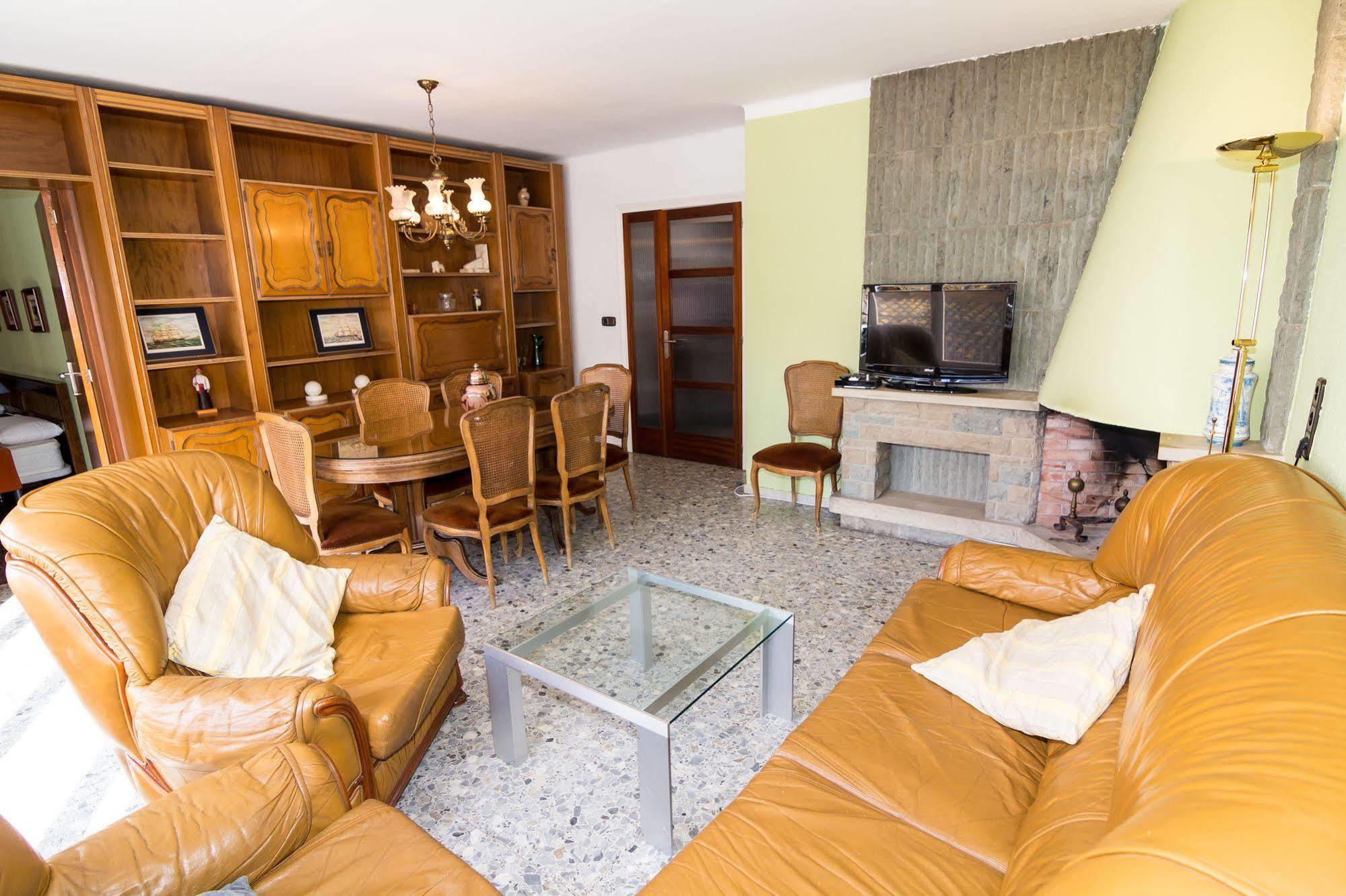 Agi Joan Badosa Apartment โรเซส ภายนอก รูปภาพ