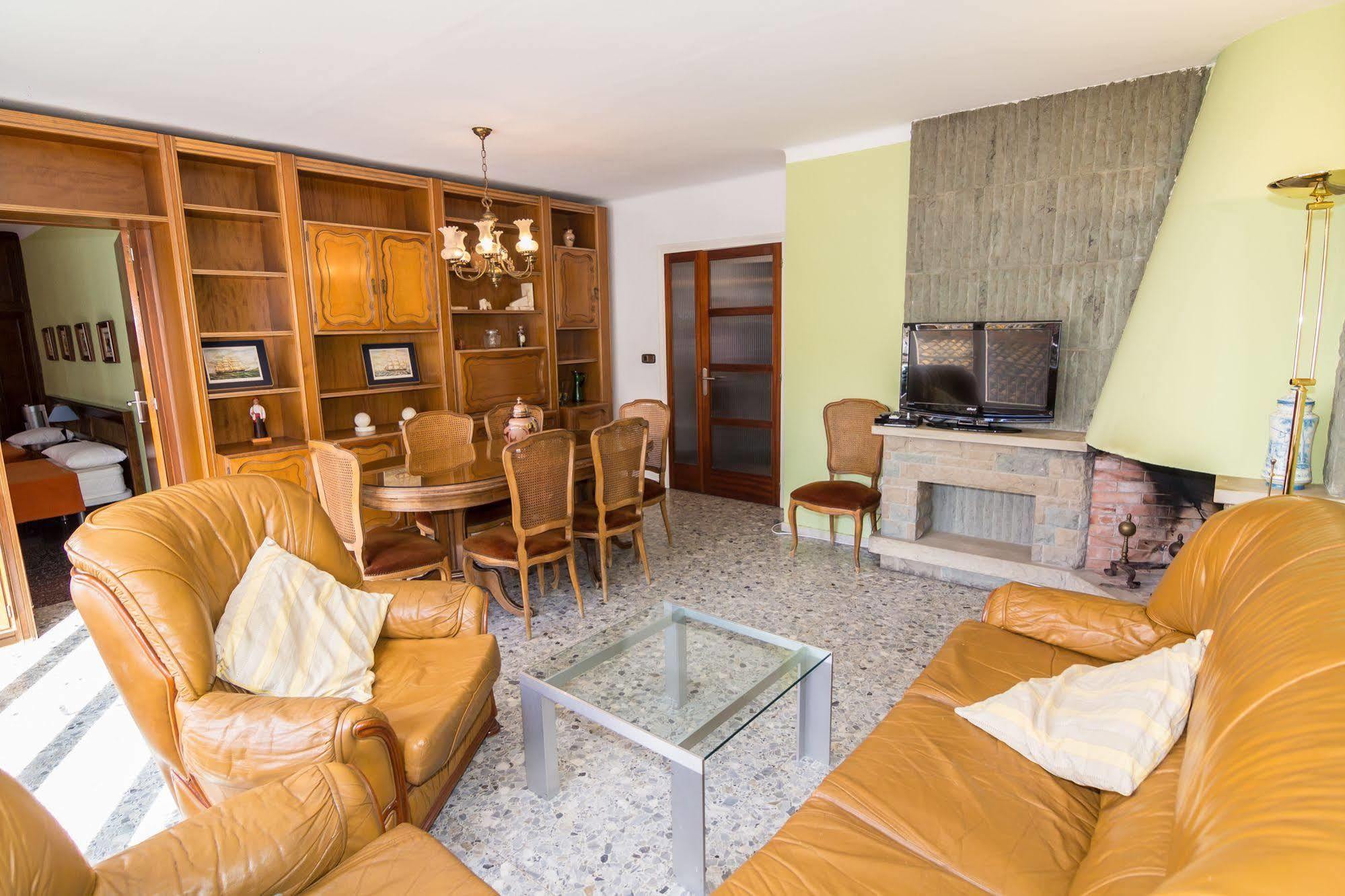 Agi Joan Badosa Apartment โรเซส ภายนอก รูปภาพ