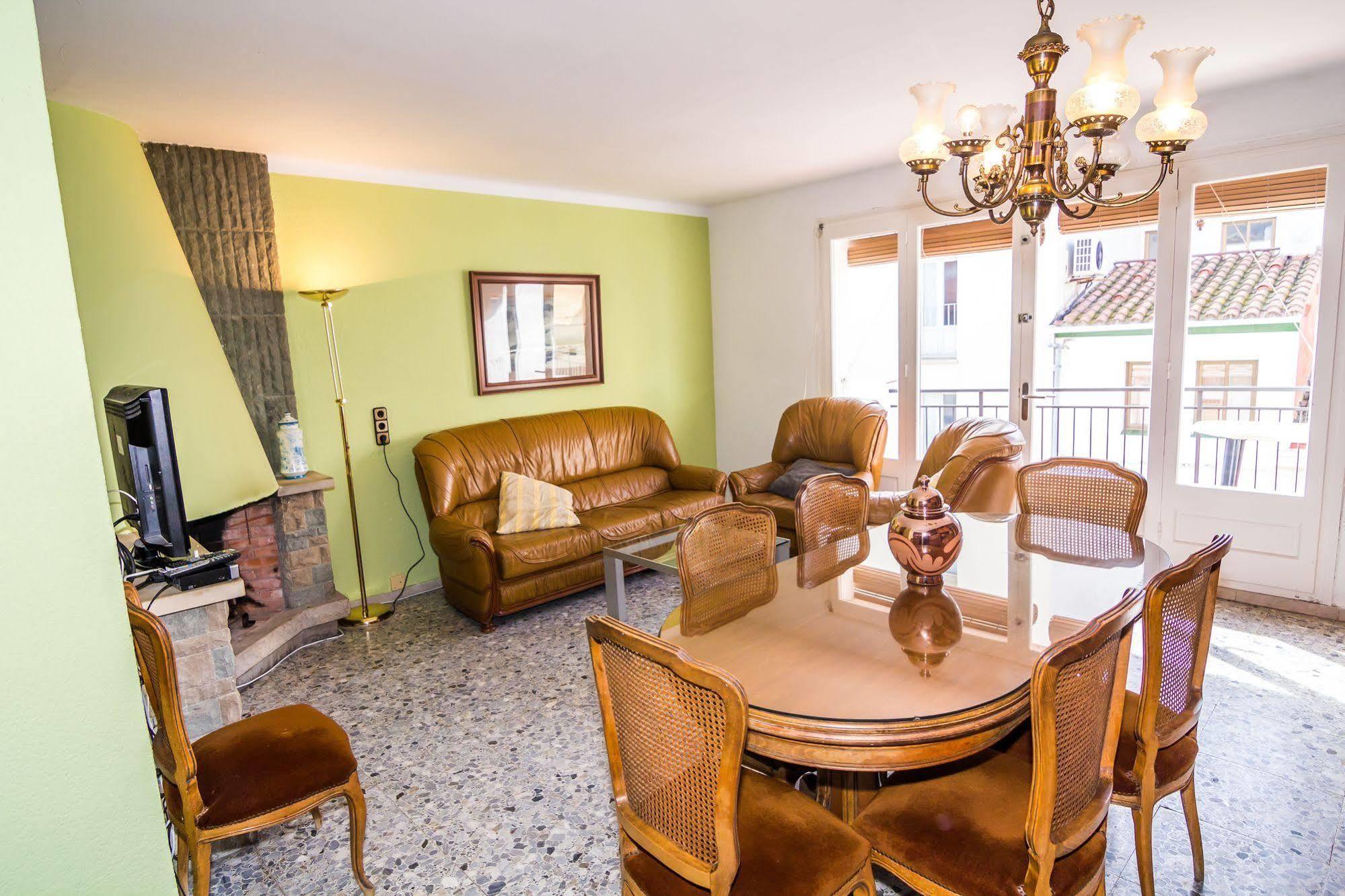 Agi Joan Badosa Apartment โรเซส ภายนอก รูปภาพ