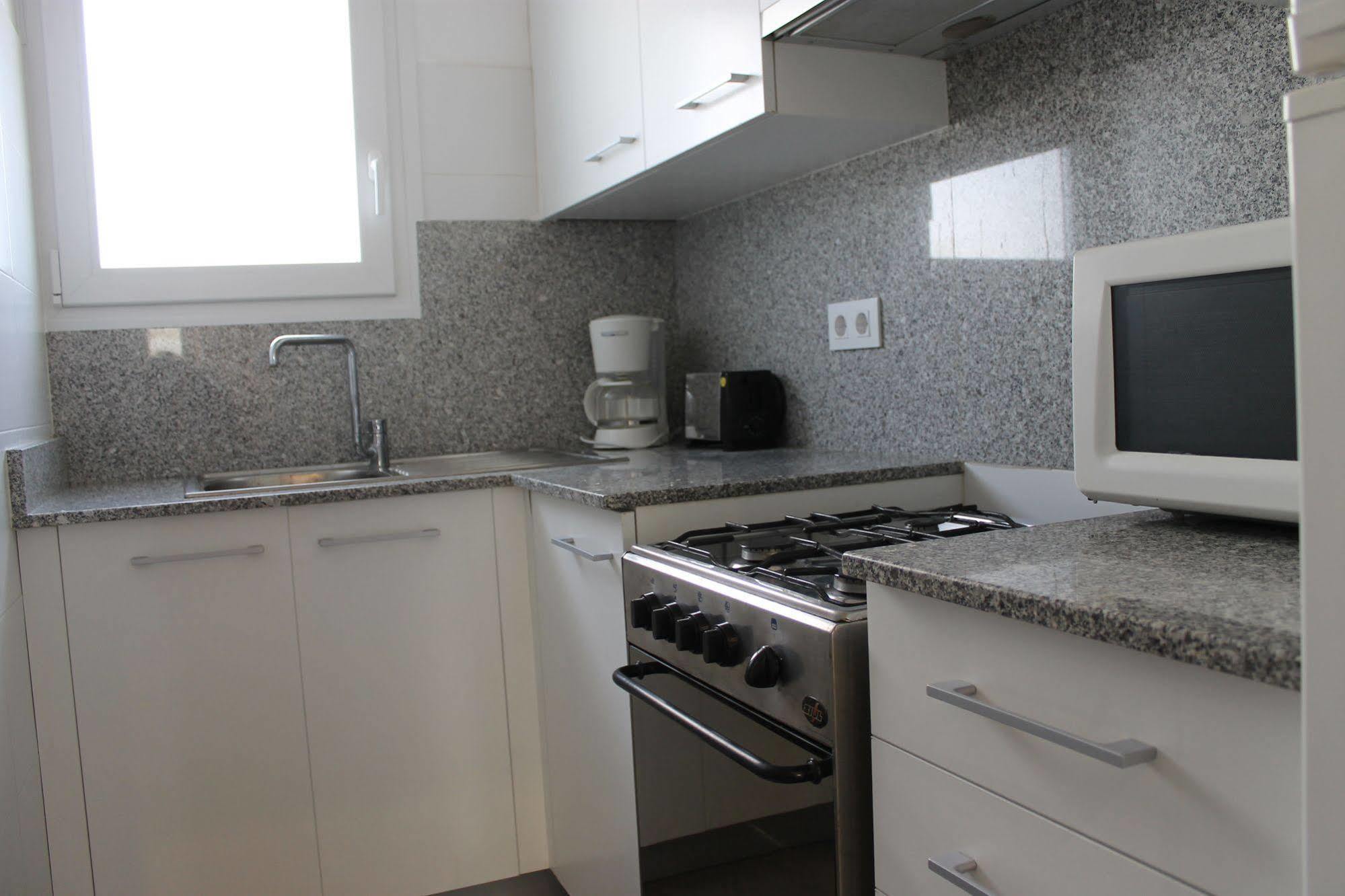 Agi Joan Badosa Apartment โรเซส ภายนอก รูปภาพ